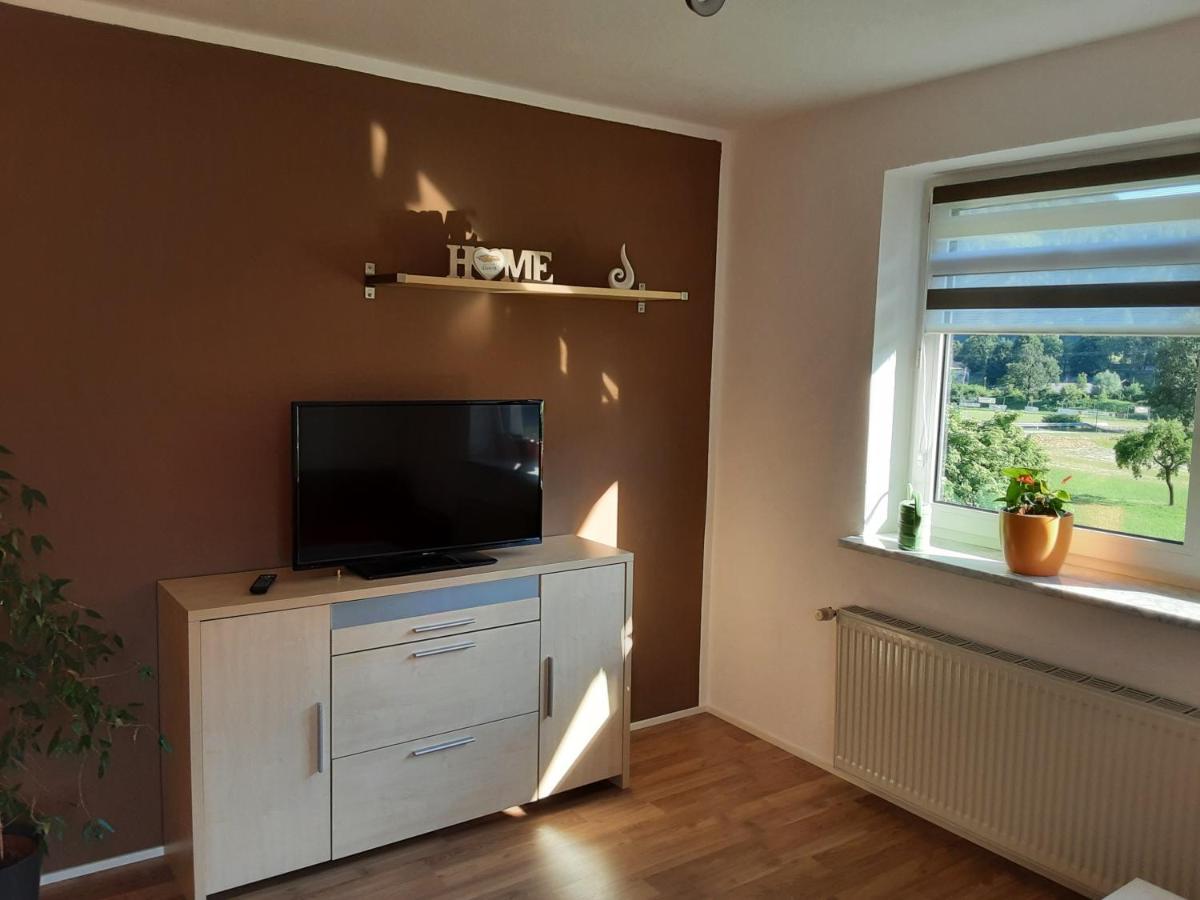 Apartment - Ferienwohnung 2 Treffen Am Ossiachersee Buitenkant foto