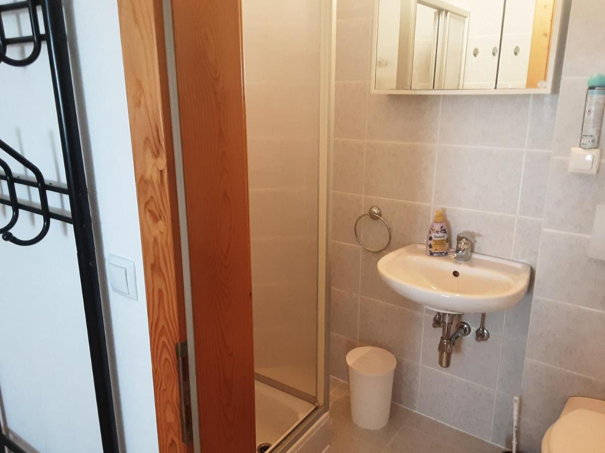 Apartment - Ferienwohnung 2 Treffen Am Ossiachersee Buitenkant foto